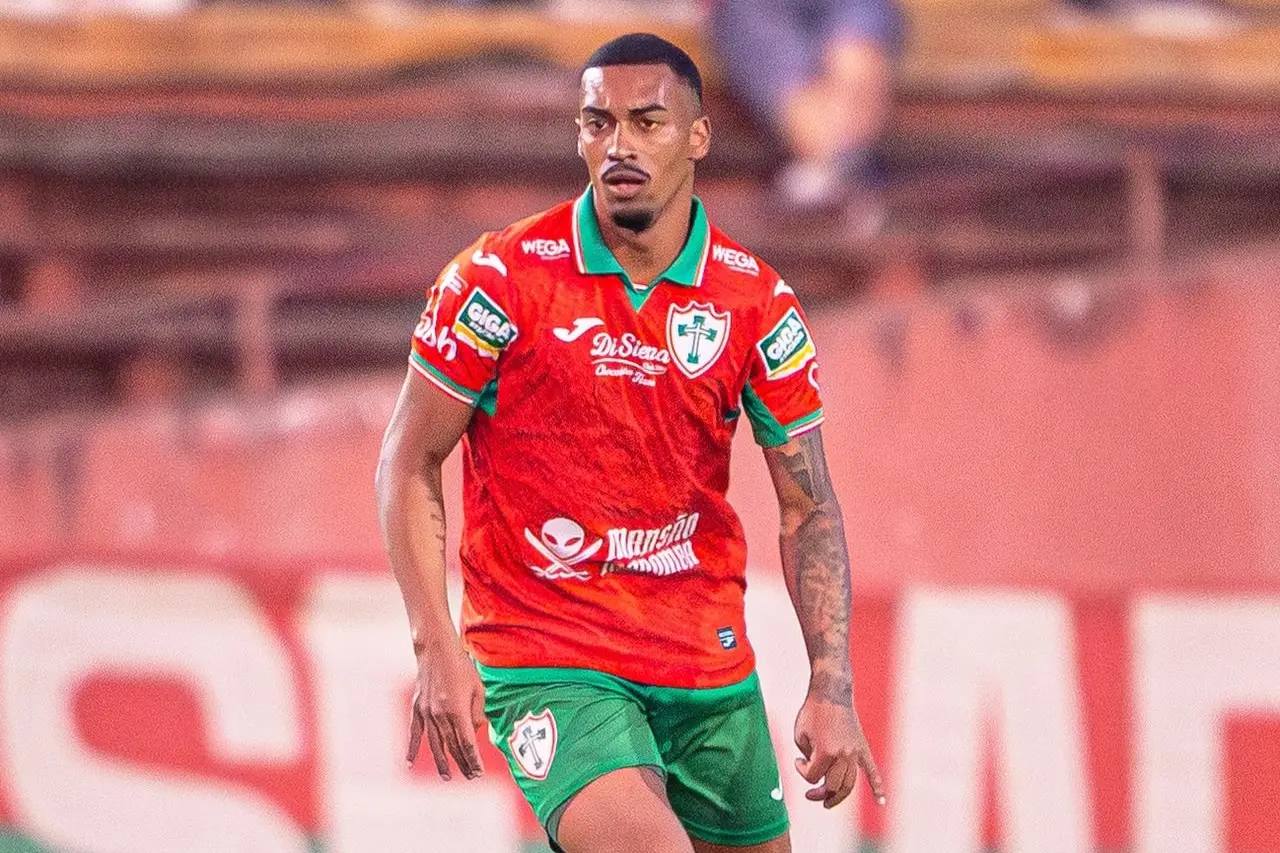 Denis celebra evolução da Portuguesa após classificação às oitavas da Série D