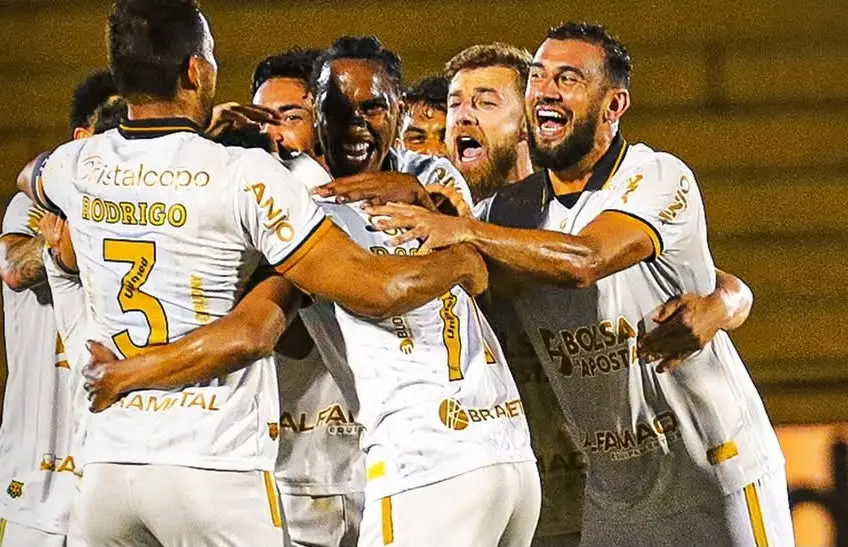 Criciúma x Náutico: veja prováveis escalações e onde assistir ao confronto pela Série B