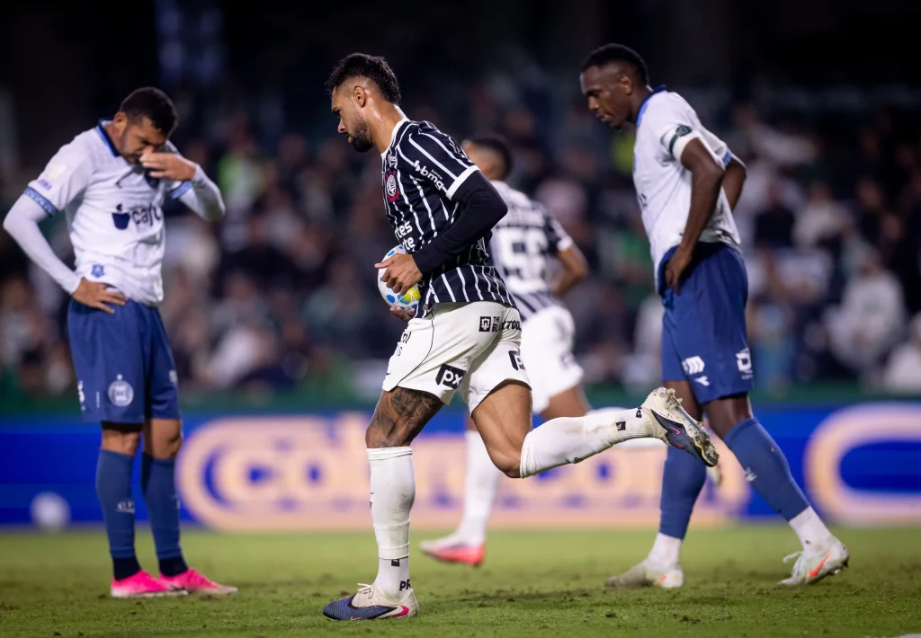 Análise: Corinthians sofre com desfalques e cria pouco na derrota para o Coritiba Análise: Corinthians sofre com desfalques e cria pouco na derrota para o Coritiba