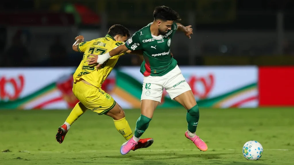 Palmeiras empata com o Mirassol e vê Flamengo encurtar distância no Brasileirão Palmeiras empata com o Mirassol e vê Flamengo encurtar distância no Brasileirão