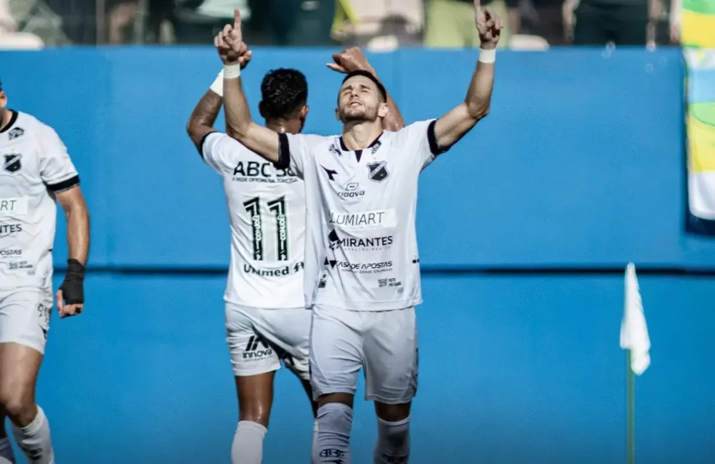 ABC e Uberlândia vencem pelas quartas da Série D e ficam perto do acesso