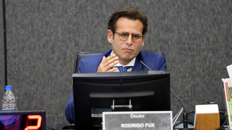 OAB-RJ sai em defesa de filho de Fux após vazamento de mensagens com Vorcaro