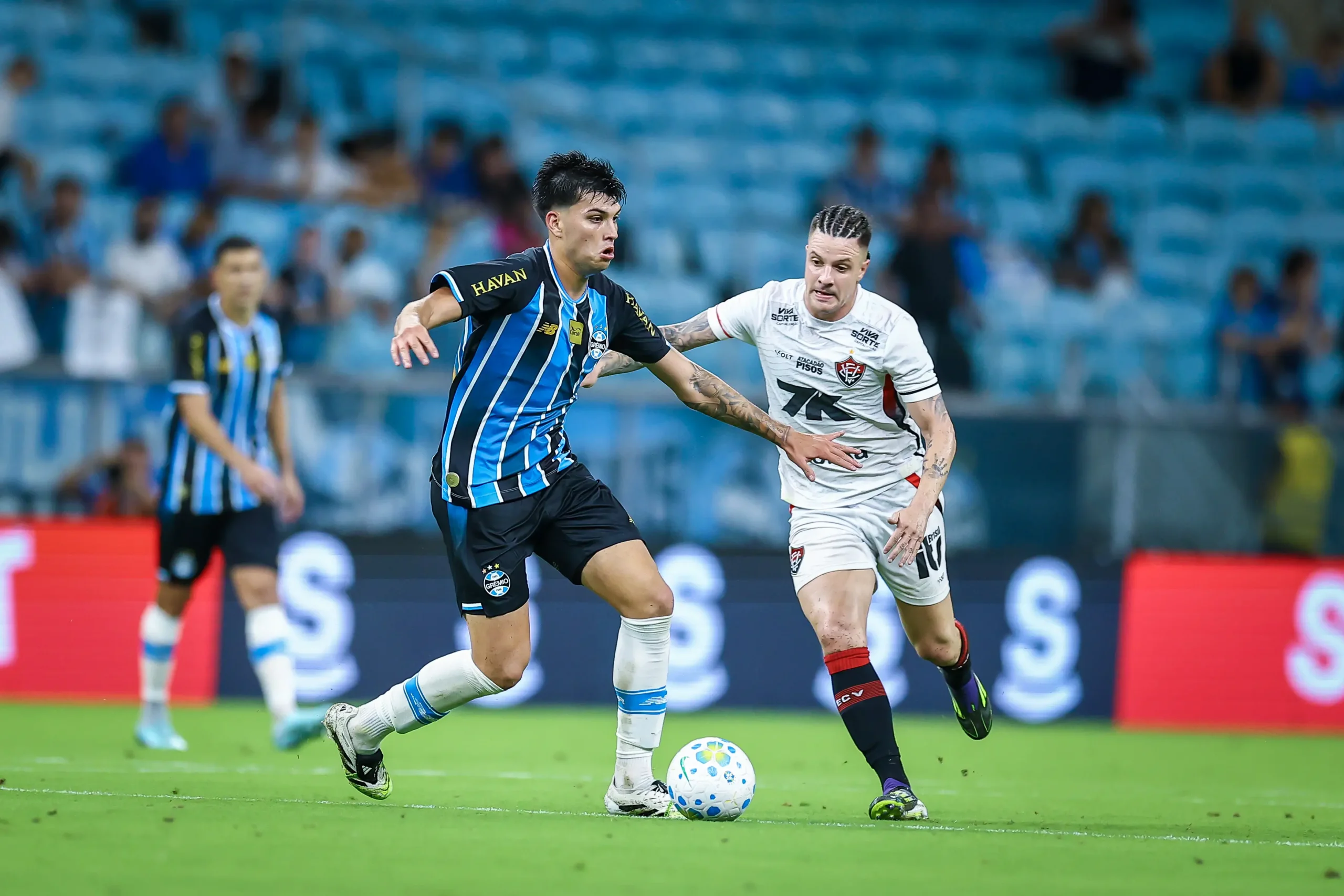 Vitória x Grêmio: veja onde assistir e prováveis escalações do jogo pelo Brasileirão