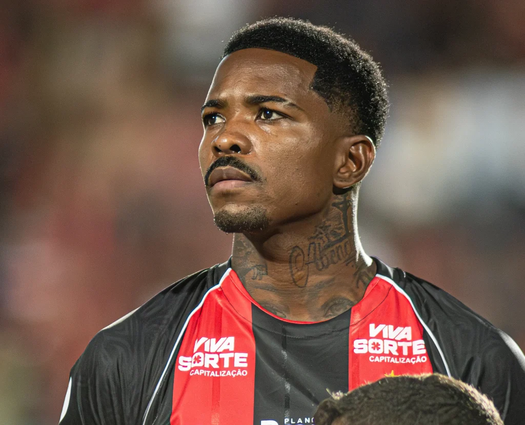 Cacá lamenta eliminação do Vitória e pede foco no Brasileirão: “O ano não acabou” Cacá lamenta eliminação do Vitória e pede foco no Brasileirão: “O ano não acabou”