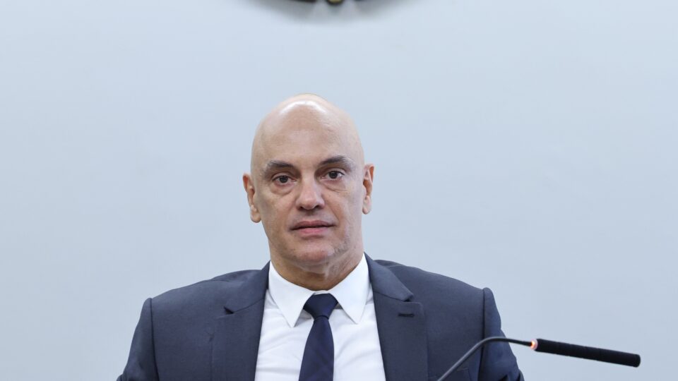 Revista britânica The Economist aponta ameaça à democracia no Brasil