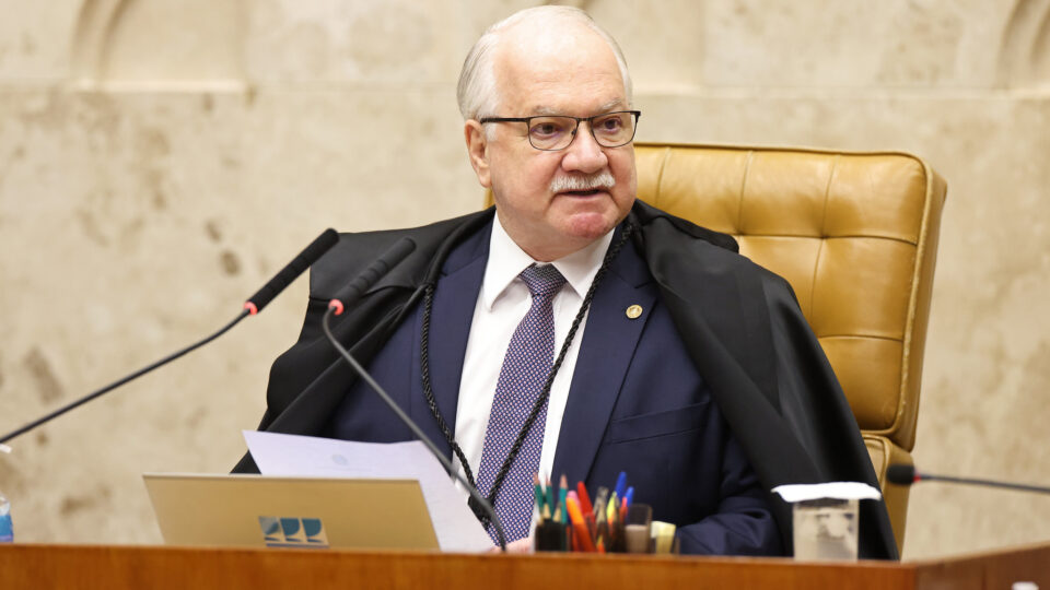 Fachin mantém suspeição de Toffoli sob sigilo após cobrar transparência de Mendonça