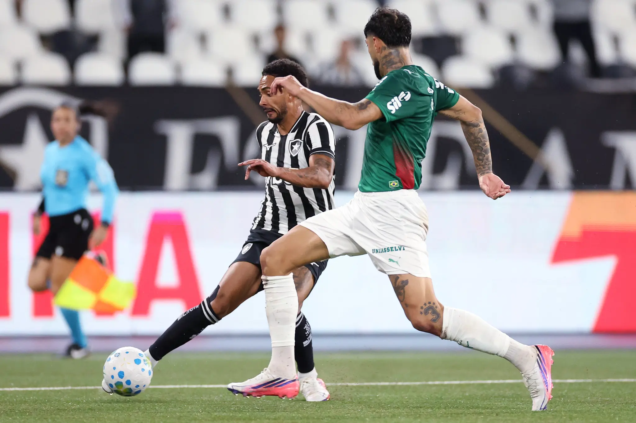 Palmeiras só empata com o Botafogo e perde a liderança do Brasileirão