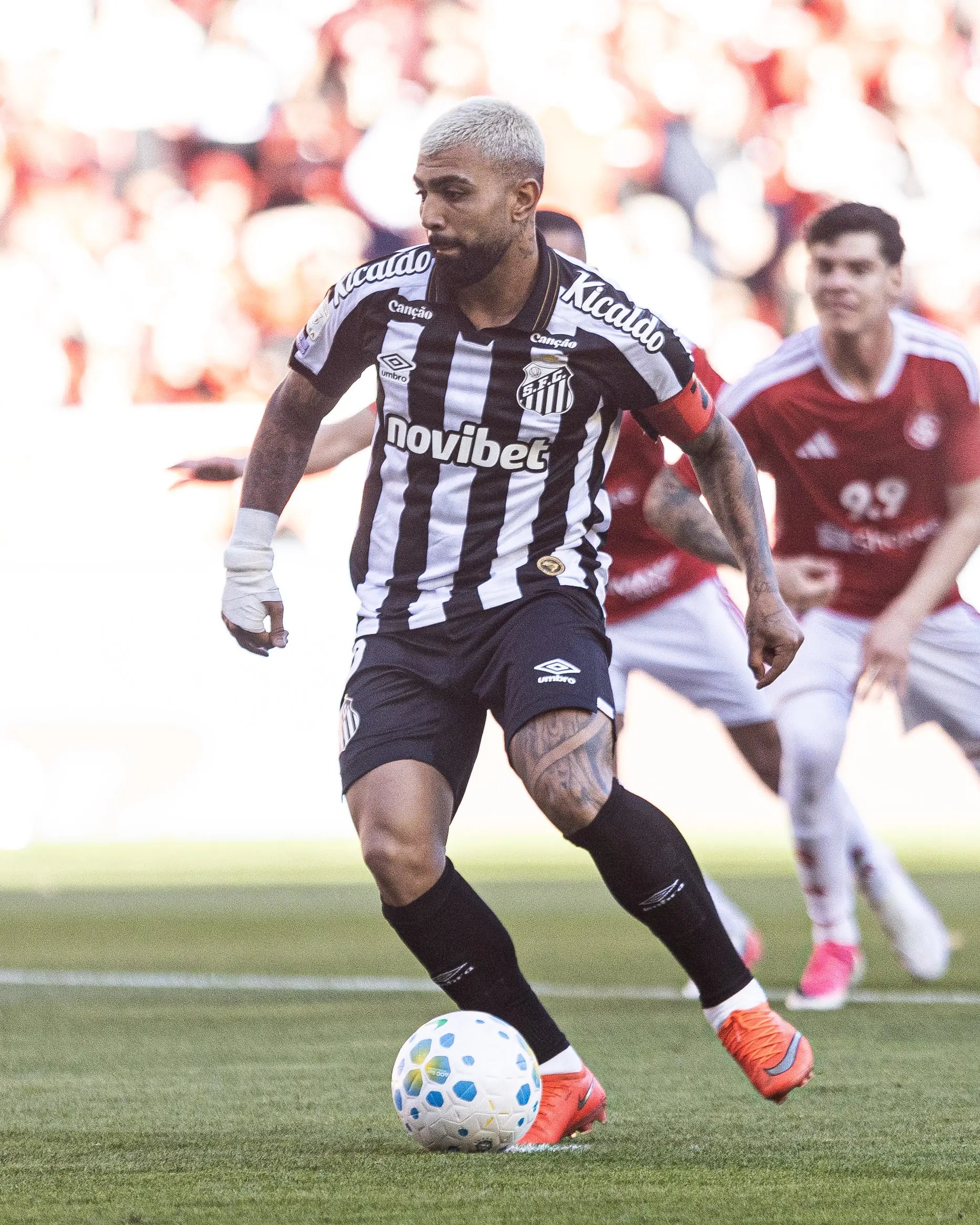 Dupla recebe terceiro amarelo e desfalca o Santos contra o Cruzeiro