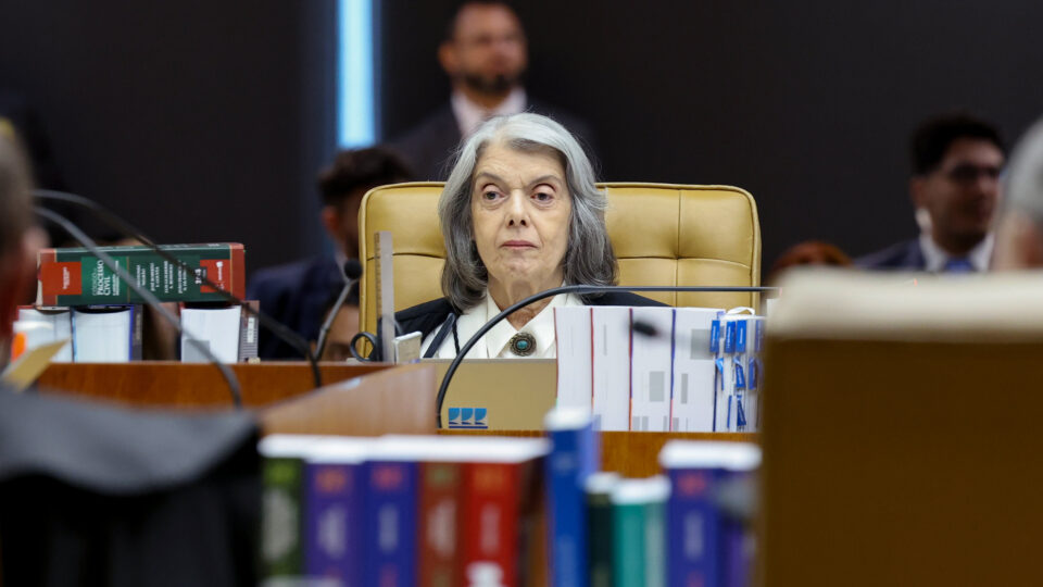 Cármen Lúcia se diz “envergonhada” e “triste” por momento do STF no julgamento de Moraes