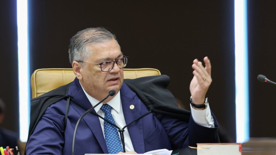 Dino manda PF investigar CVM por ignorar alerta sobre o Banco Master
