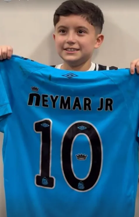 Polícia identifica torcedores do Corinthians que hostilizaram garoto presenteado por Neymar