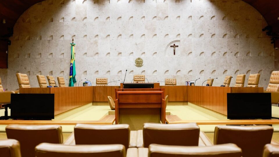 Relação de ex-banqueiro com ministros do STF gera crise institucional