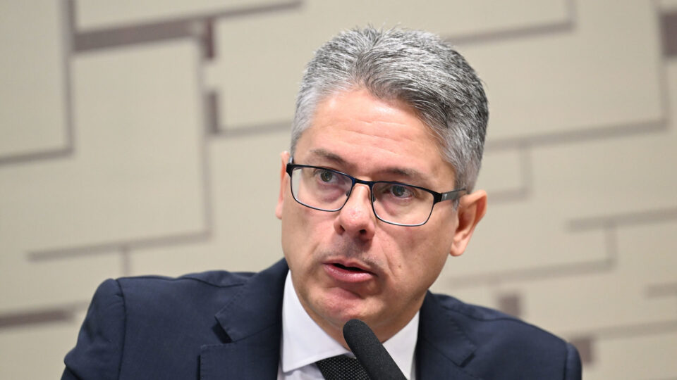Vieira considera “abraço de afogado” tentativa de Moraes de envolver Mendonça