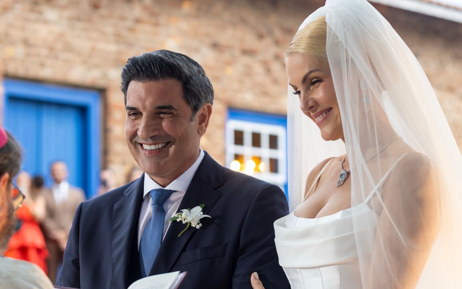 Ana Hickmann abre álbum de fotos de casamento com Edu Guedes: ‘Tudo estava perfeito’