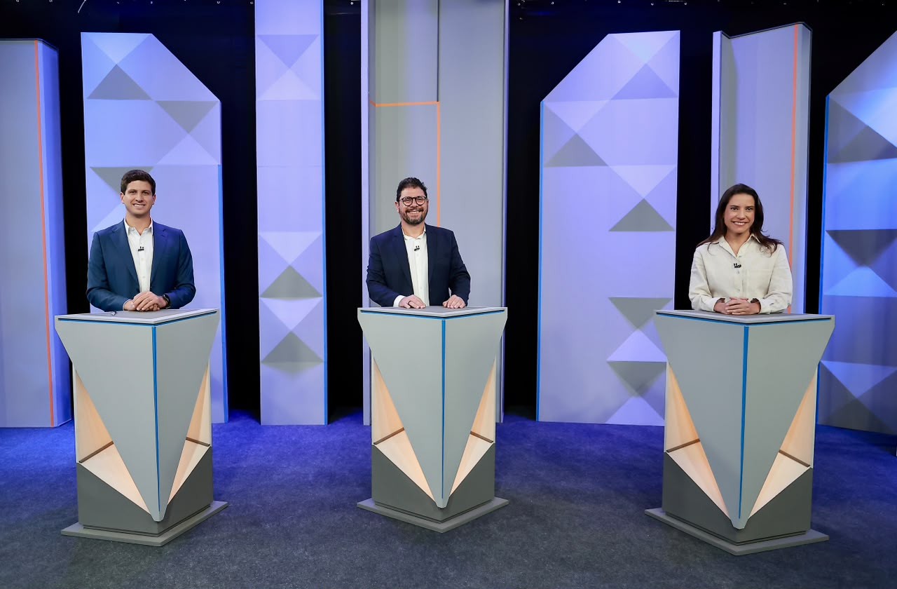 ASSISTA: candidatos ao governo de Pernambuco participam de debate