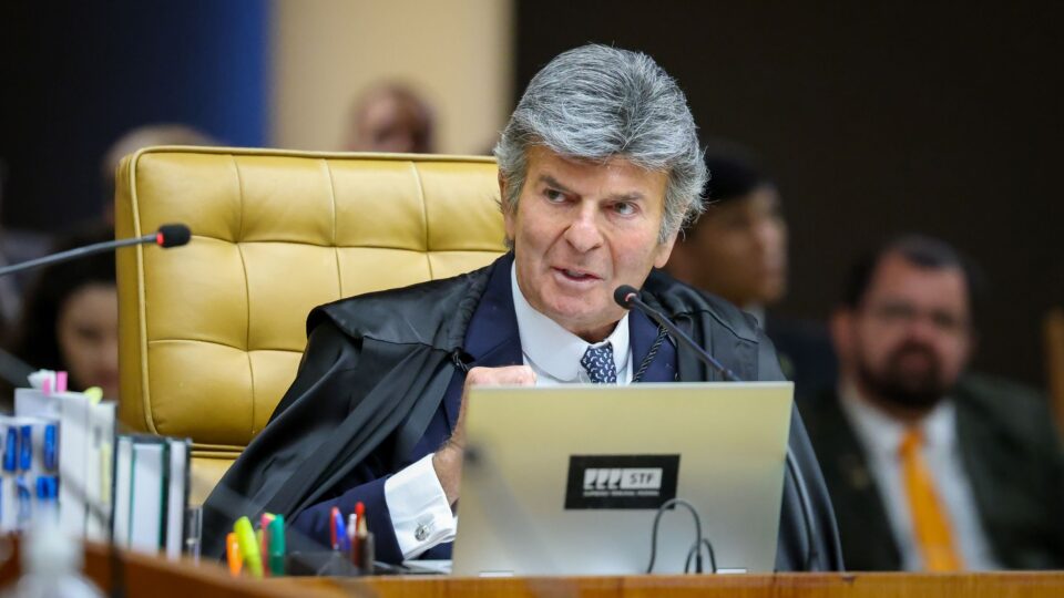 Fux enfrenta Dino e restabelece ordem de Mendonça contra posts sobre Flávio e Nossa Senhora Fux enfrenta Dino e restabelece ordem de Mendonça contra posts sobre Flávio e Nossa Senhora