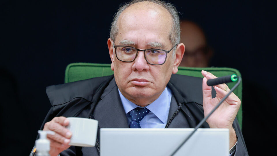 Gilmar pede a Fachin para adiar sessão sobre Moraes e incluir relatório sobre Mendonça