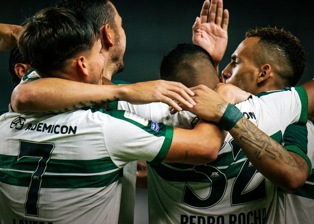 Coritiba bate Remo com gol no fim e fica mais perto do G5 do Brasileiro Coritiba bate Remo com gol no fim e fica mais perto do G5 do Brasileiro