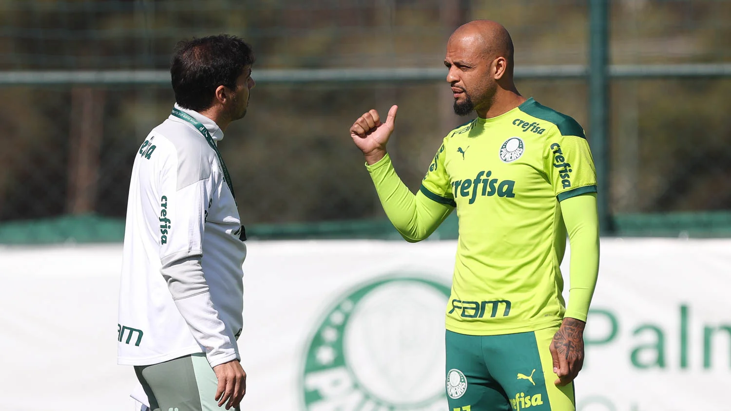 Felipe Melo rebate Abel após empate: “O Palmeiras é muito maior do que você”