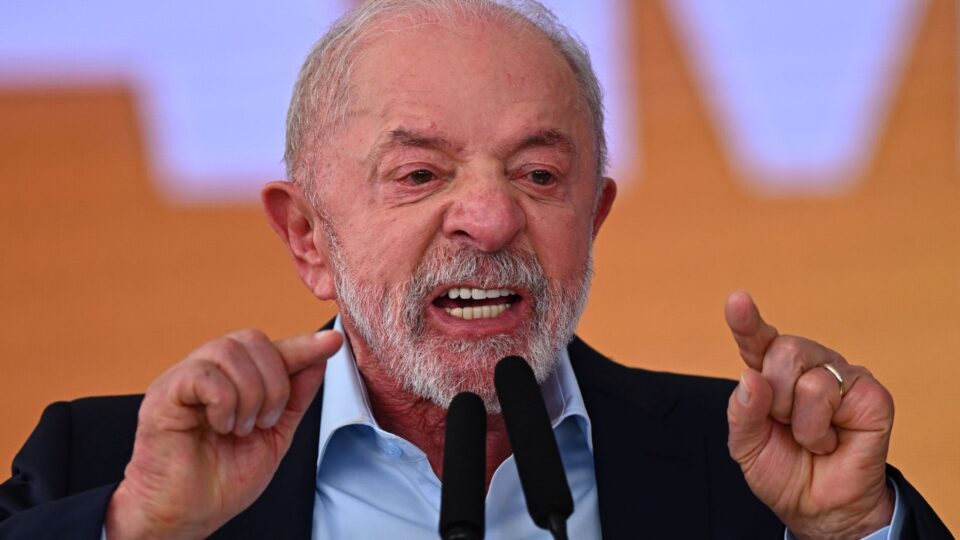 “Areia nas engrenagens”: como funciona a tática do PT para vencer eleição “Areia nas engrenagens”: como funciona a tática do PT para vencer eleição