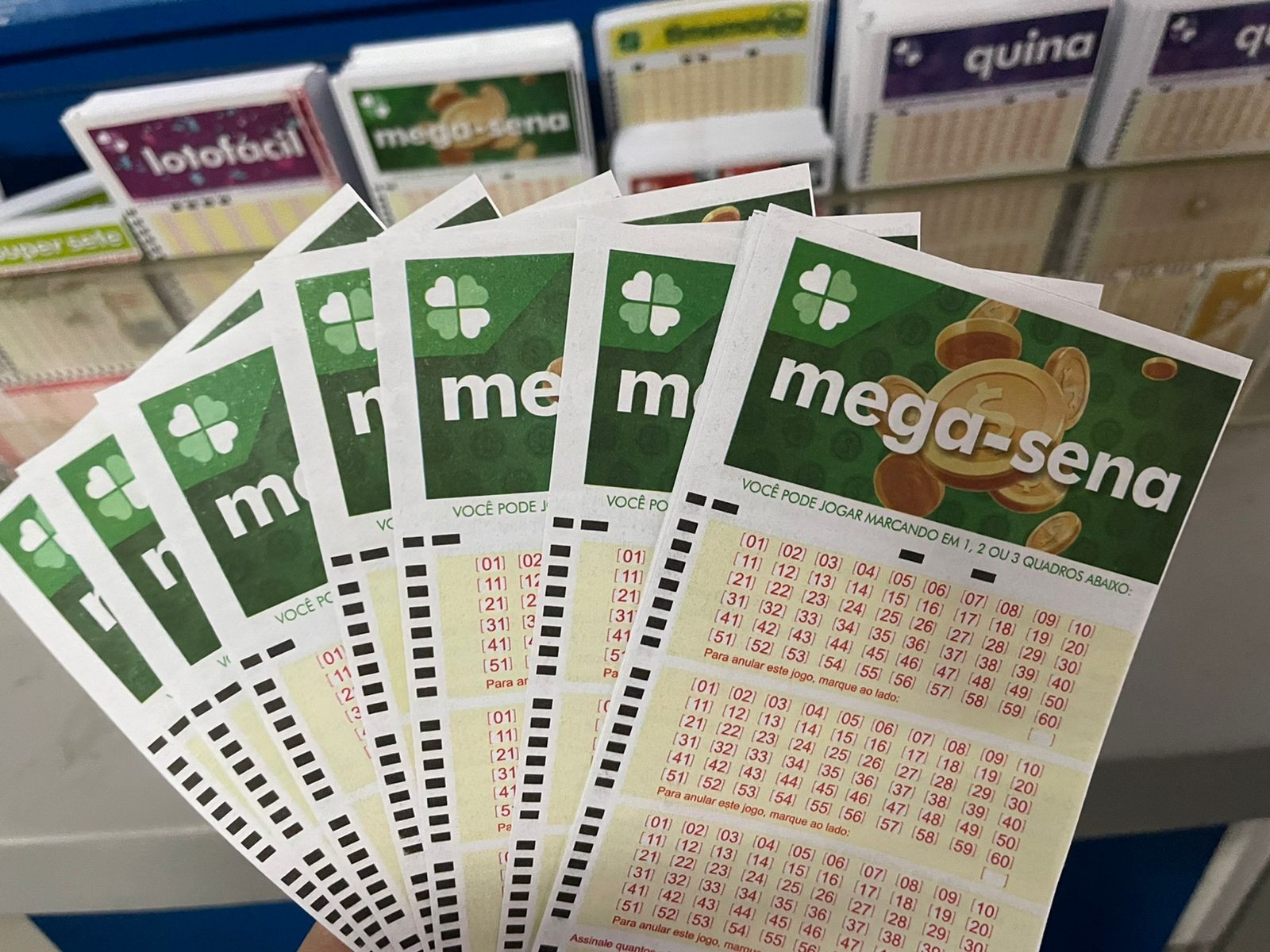 Mega-Sena pode pagar R$ 102 milhões nesta quinta-feira; g1 transmite ao vivo