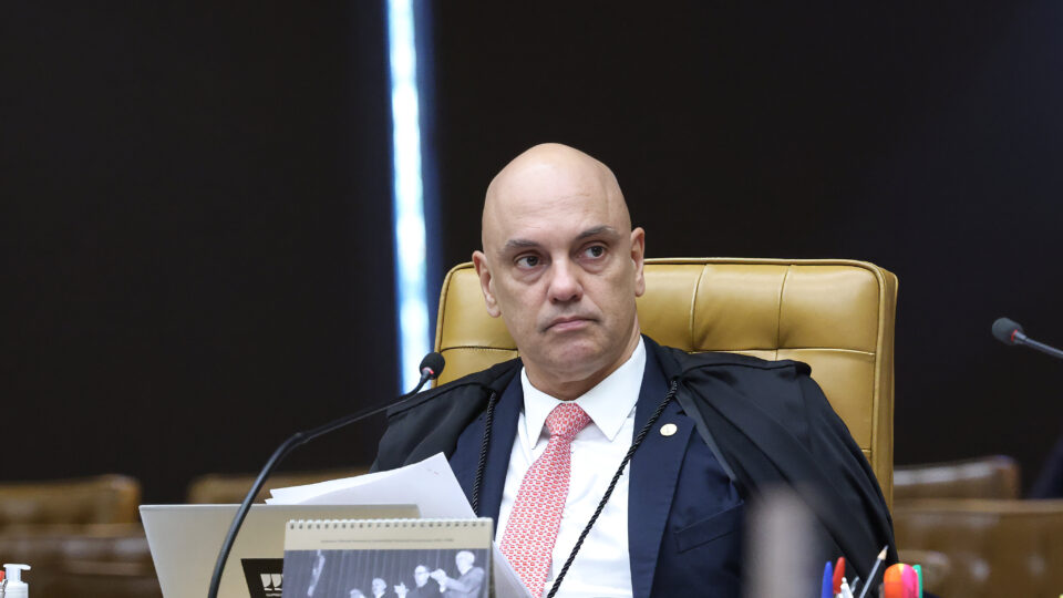 Ministro Alexandre de Moraes mantém influência no STF após decisão de Fachin